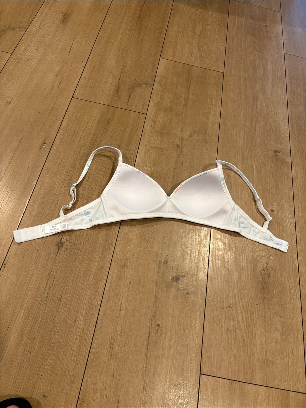 Hanes Bra Size 32A - Picture 3 of 7